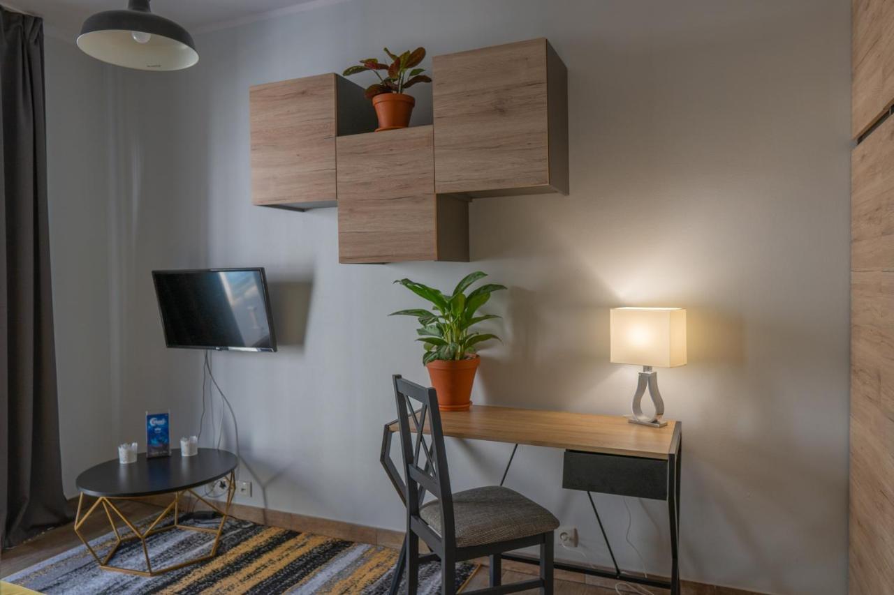 Moon Apartments พอซนาน ภายนอก รูปภาพ