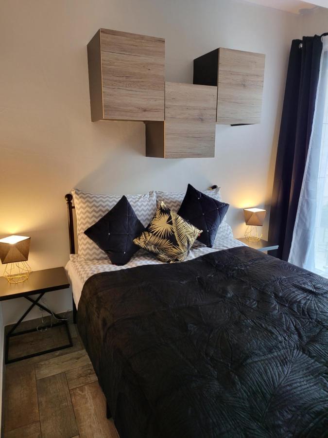 Moon Apartments พอซนาน ภายนอก รูปภาพ