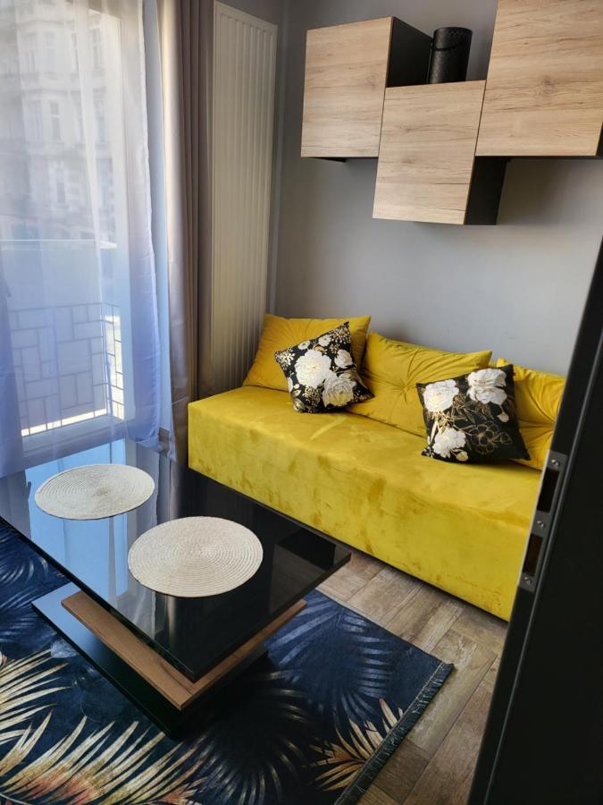 Moon Apartments พอซนาน ภายนอก รูปภาพ